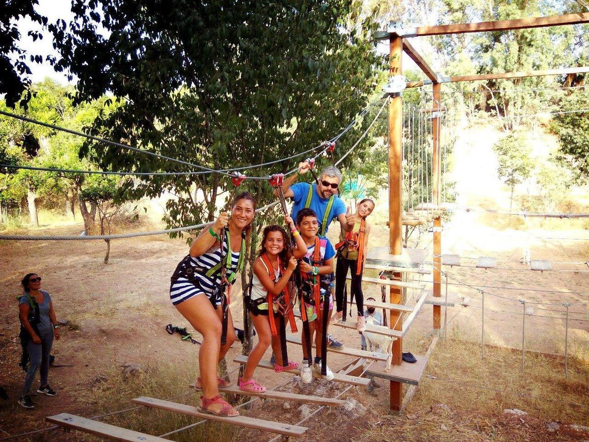 Centro De Naturaleza Canada Verde "El Parque De Naturaleza Con Mas Experiencias De Andalucia"" オルナチュエロス エクステリア 写真